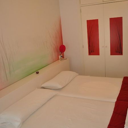 Apartamentos La Casa Pintada Caces Rom bilde