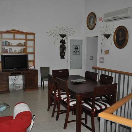 Apartamentos La Casa Pintada Caces Rom bilde