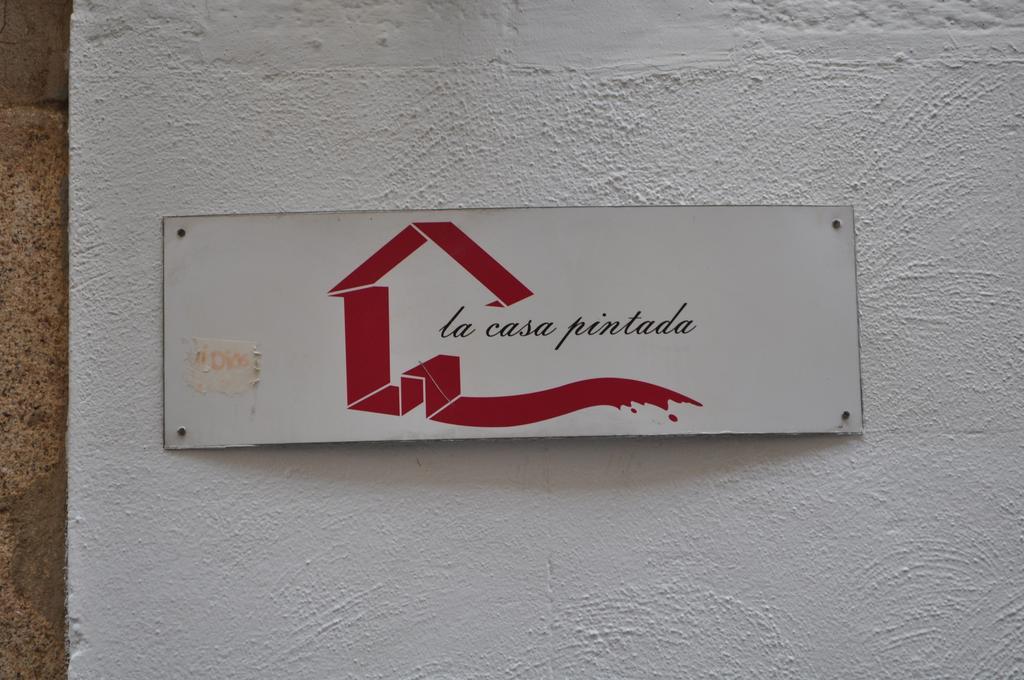 Apartamentos La Casa Pintada Caces Eksteriør bilde