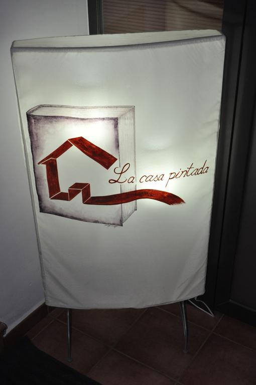 Apartamentos La Casa Pintada Caces Eksteriør bilde